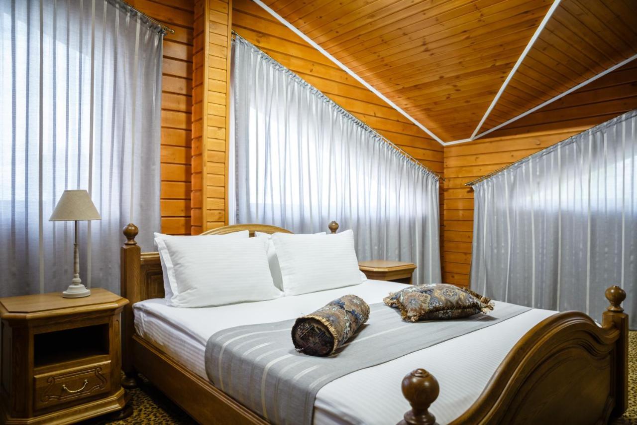 Guest House Chalet Taraz Eksteriør bilde