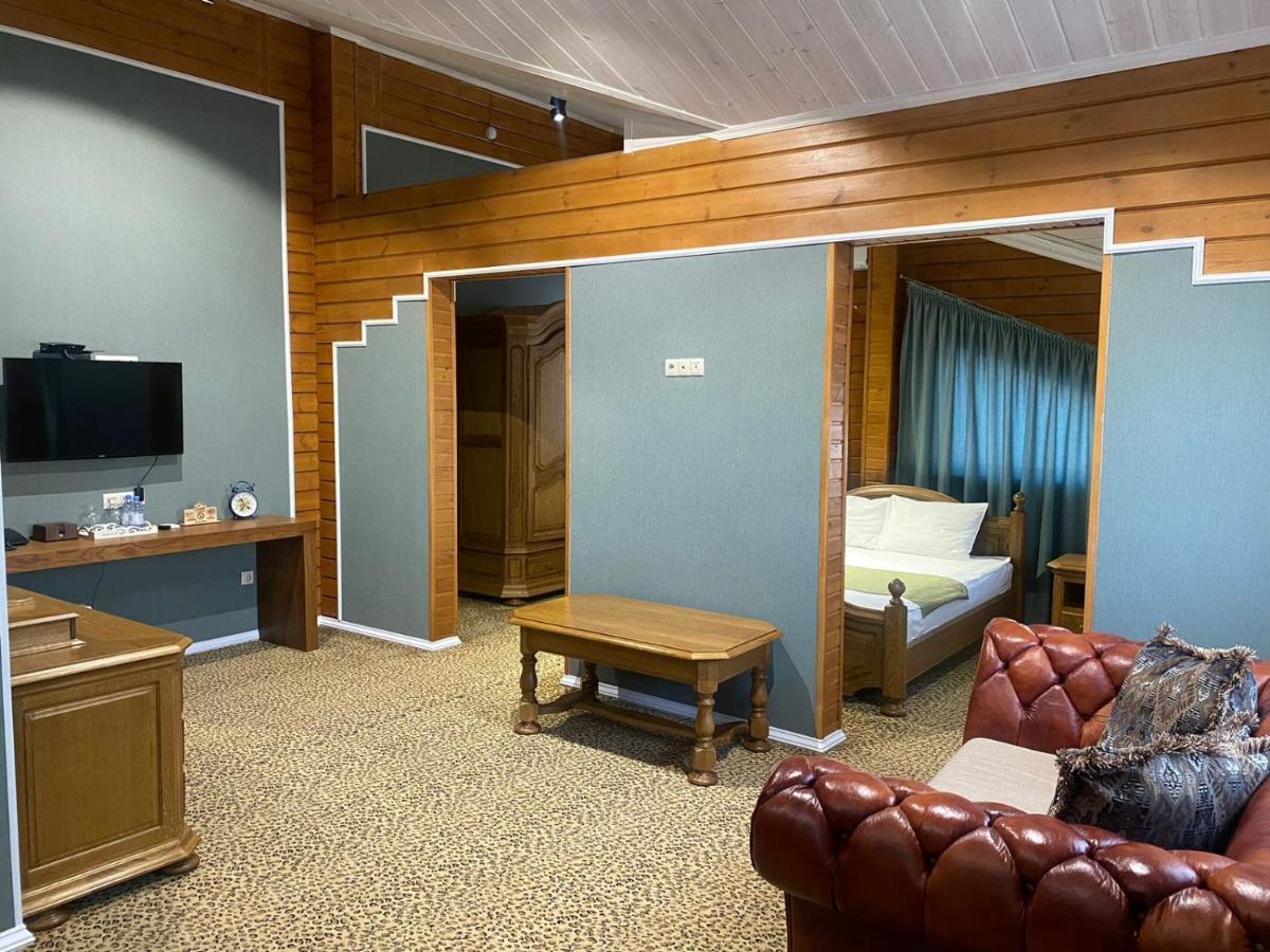 Guest House Chalet Taraz Eksteriør bilde