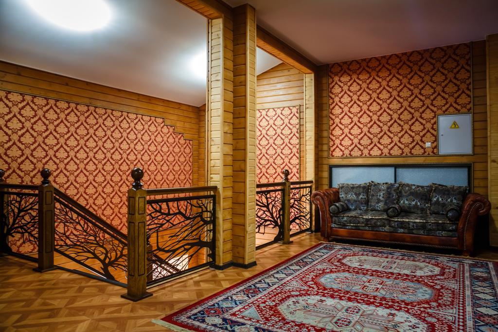 Guest House Chalet Taraz Eksteriør bilde